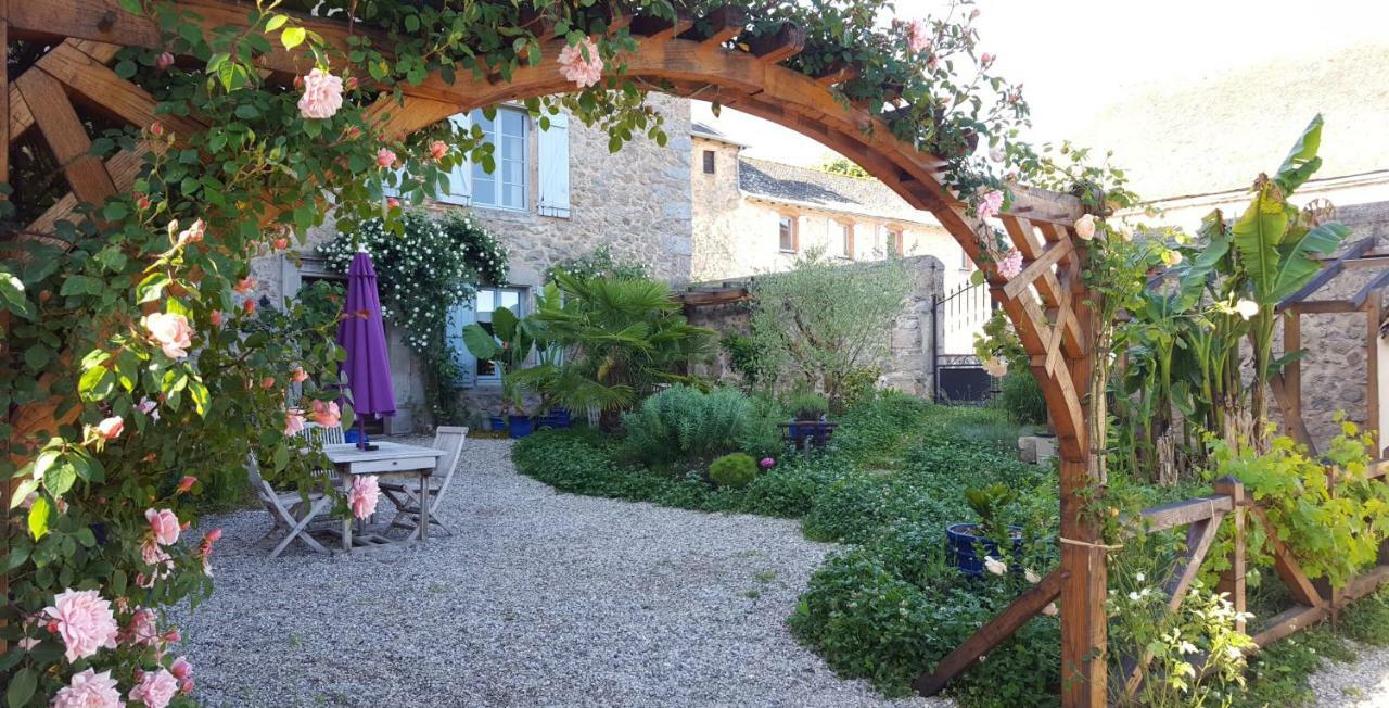 Chambres D'Hotes Du Presbytere La Bastide-l'Eveque Zewnętrze zdjęcie
